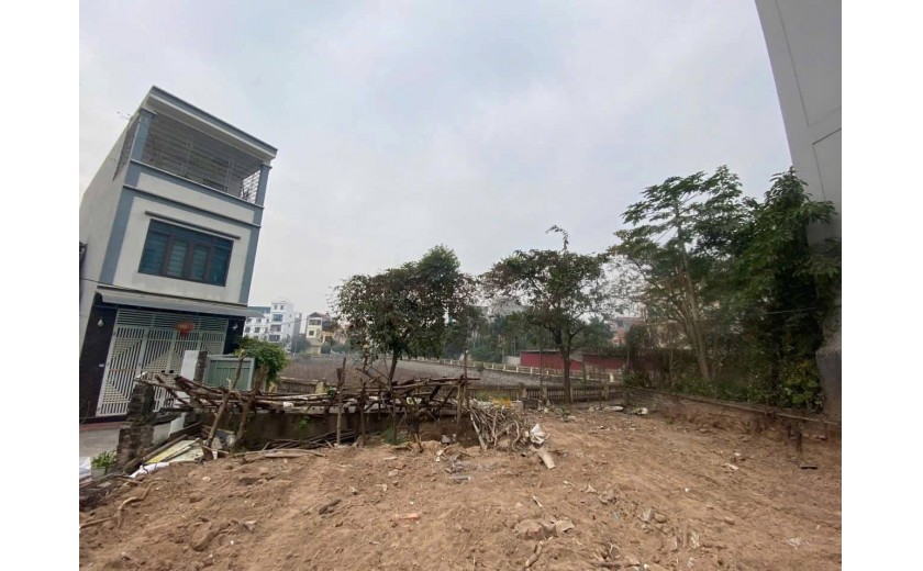 CỰC ĐẸP - Ô TÔ - 2 THOÁNG TRƯỚC SAU - VIEW HỒ - TẦM TIỀN BAY NHANH